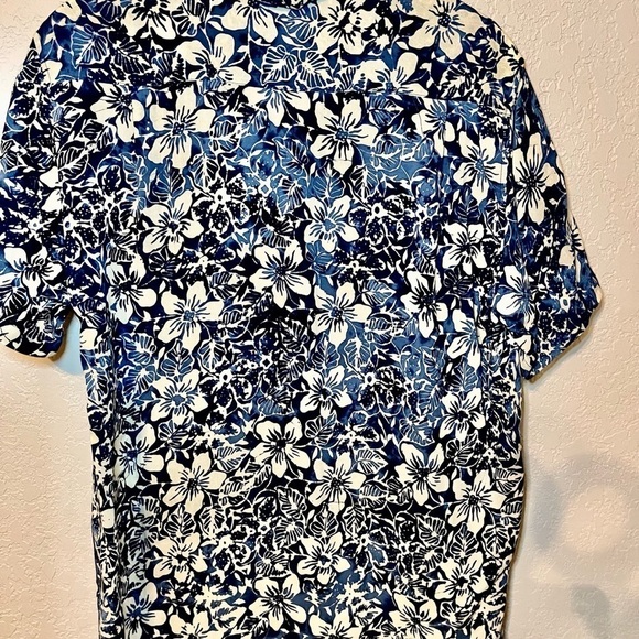 Men’s Pineapples brand Hawaiian shirt NWT SIZE MEDIUM - Picture 5 of 5